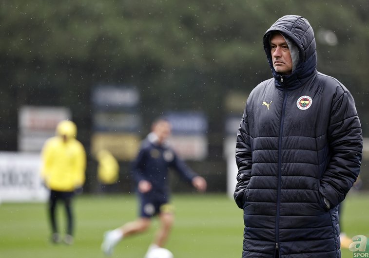 Fenerbahçe'den yılın transfer bombası! Mourinho ikna etti sezon sonu geliyor.